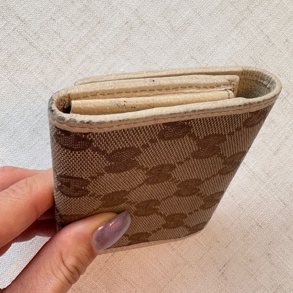 Gucci  GG Canvas
Leather Card Case
Beige,‎ Brown - Picture 9 of 9